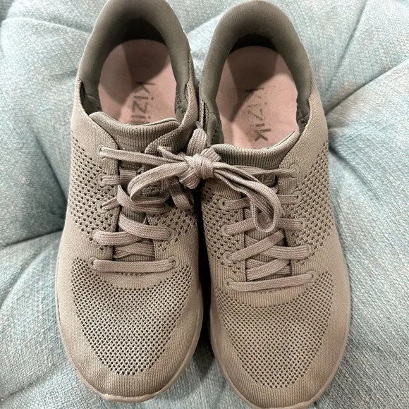 KIZIK Men’s LIMA Athletic Shoes - hands free - Olive - M8 / W9.5