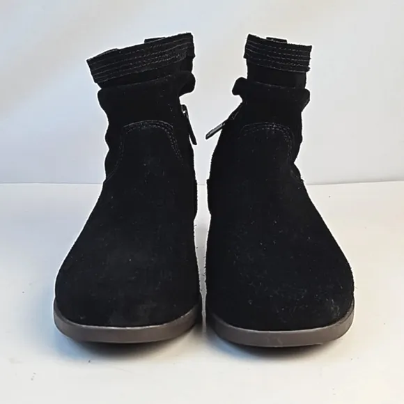 Koolaburra by UGG Lorelei Black Suede Leather Side Zip Slouchy Ankle Boots