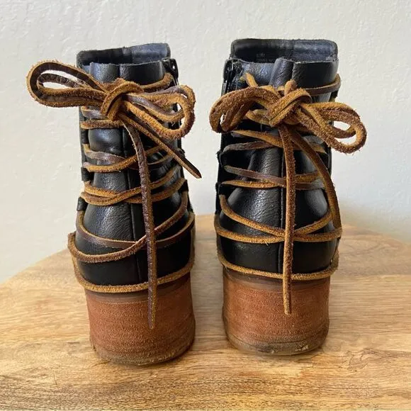 Korks Belaya Black Leather Lace Tie Up Ankle Boots
