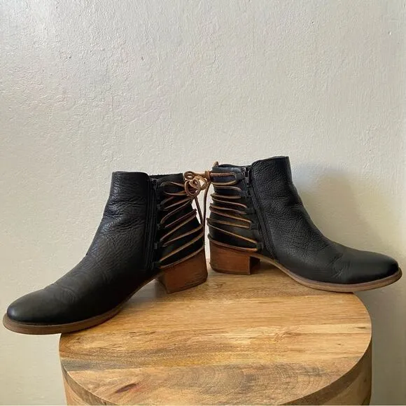 Korks Belaya Black Leather Lace Tie Up Ankle Boots