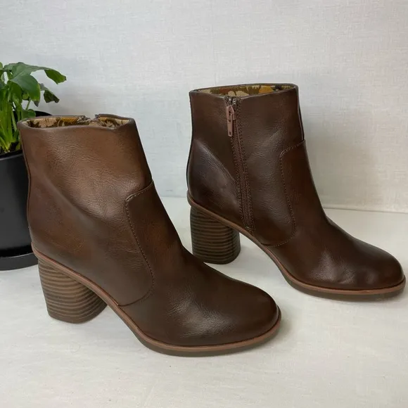 Korks Destiny Block Heel Brown Round Toe‎ Boots Booties 7M,