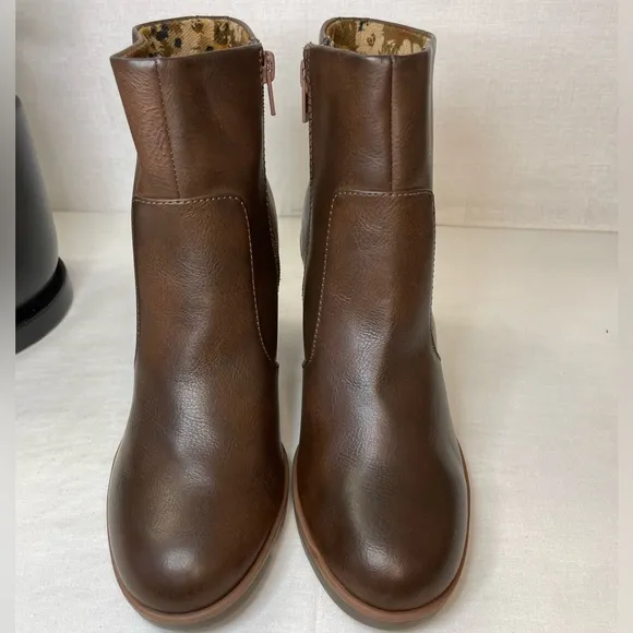 Korks Destiny Block Heel Brown Round Toe‎ Boots Booties 7M,