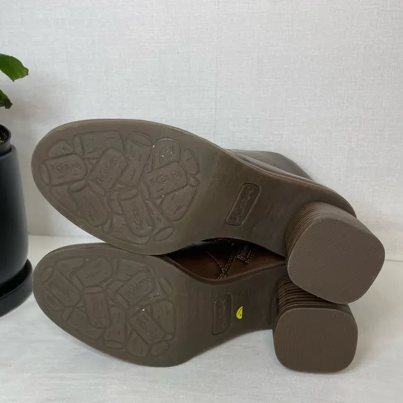 Korks Destiny Block Heel Brown Round Toe‎ Boots Booties 7M,