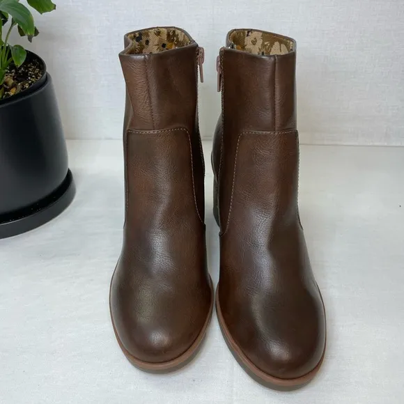 Korks Destiny Block Heel Brown Round Toe‎ Boots Booties 7M,