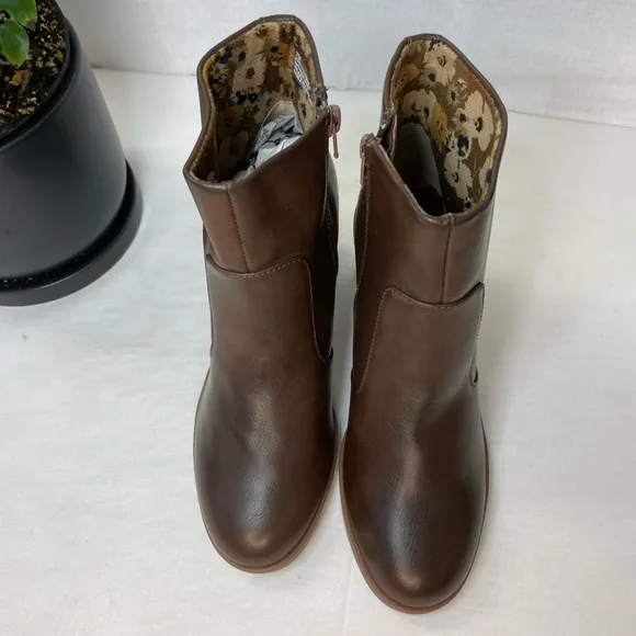 Korks Destiny Block Heel Brown Round Toe‎ Boots Booties 7M,