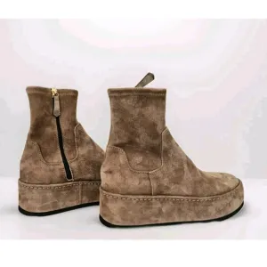 La Canadienne Suede Pull Platform Boots - Sz Eu 35