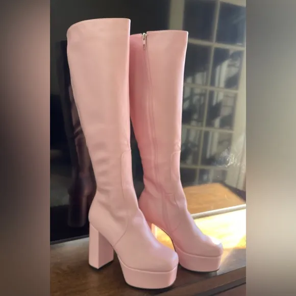 LA MODA DOLLS KILL BABY PINK PLATFORM KNEE HIGH BOOTS BRAND NEW IN BOX SIZE 8