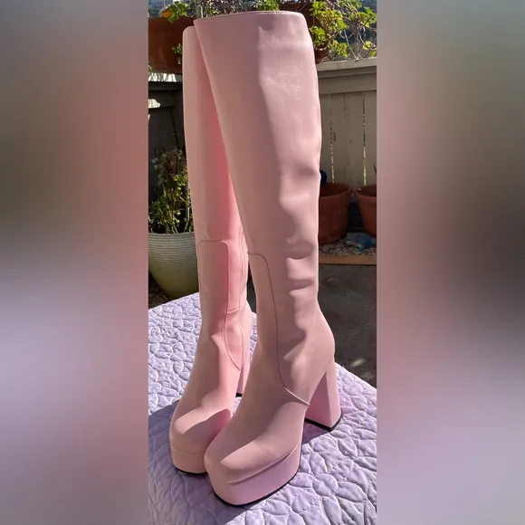 LA MODA DOLLS KILL BABY PINK PLATFORM KNEE HIGH BOOTS BRAND NEW IN BOX SIZE 8