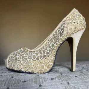 Lady Couture Ivy Peep Toe Gold Lace Mesh Stiletto Heels NIB Women’s EU 40 US 9