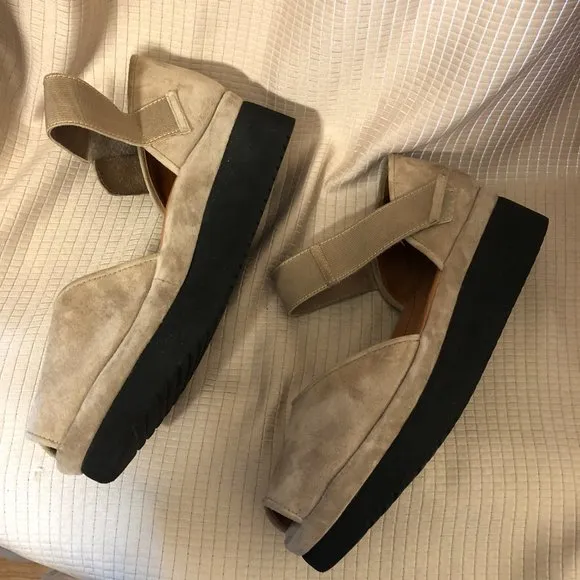 L'amour des Piedes Amadour beige platform  sandals, 9 Wide