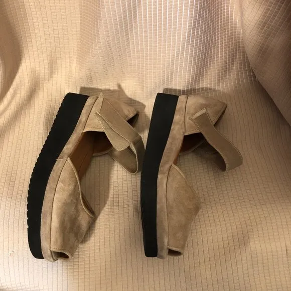 L'amour des Piedes Amadour beige platform  sandals, 9 Wide