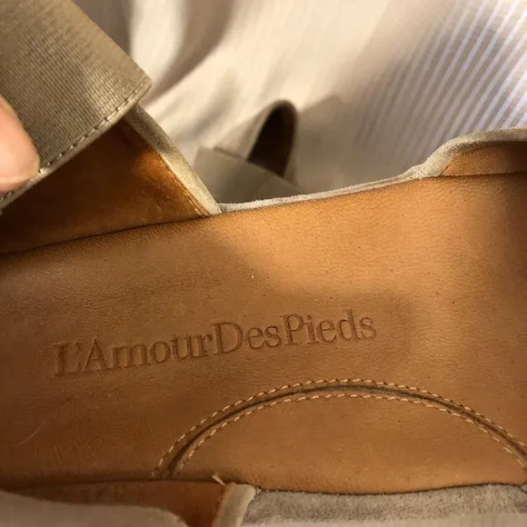 L'amour des Piedes Amadour beige platform  sandals, 9 Wide