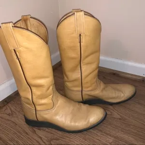Laredo Laramie Blonde Leather Wedge Heel Boots 8.5