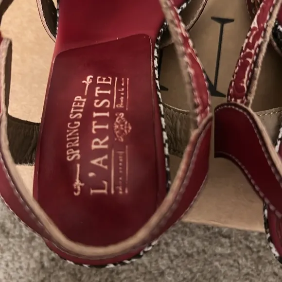 L’ARTISTE ASTARR Sandals
