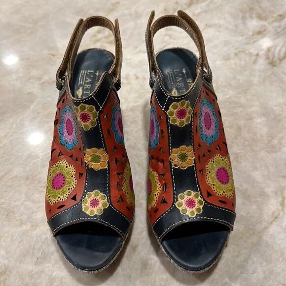 L’ARTISTE SPRING STEP Women’s Belen Floral Laser Cut Leather Heels Blue Size 38