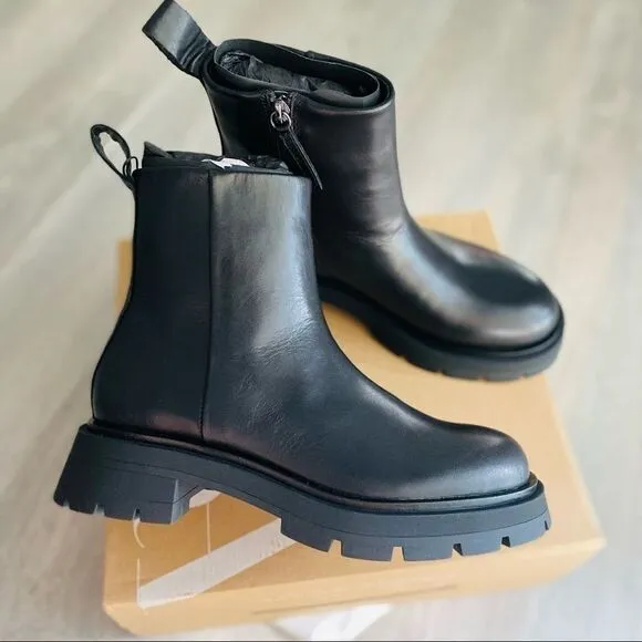 Last pair! 6.5 Zara leather boots black platform