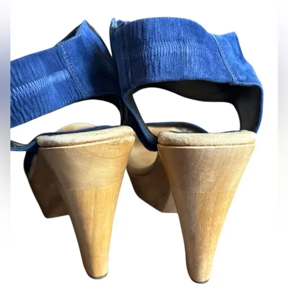 loeffler randall wooden heels sandals in blue suede, size 9