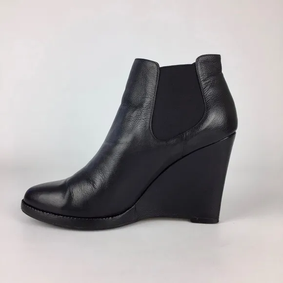 Lola Cruz Black Leather Wedge Chelsea Ankle Booties size 40 / 10