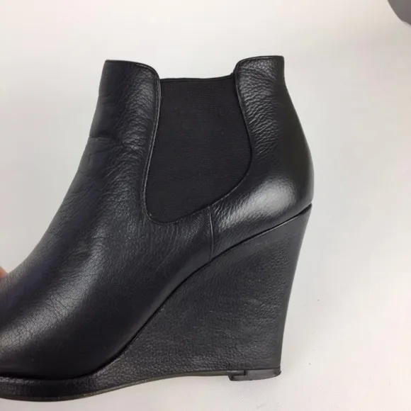 Lola Cruz Black Leather Wedge Chelsea Ankle Booties size 40 / 10