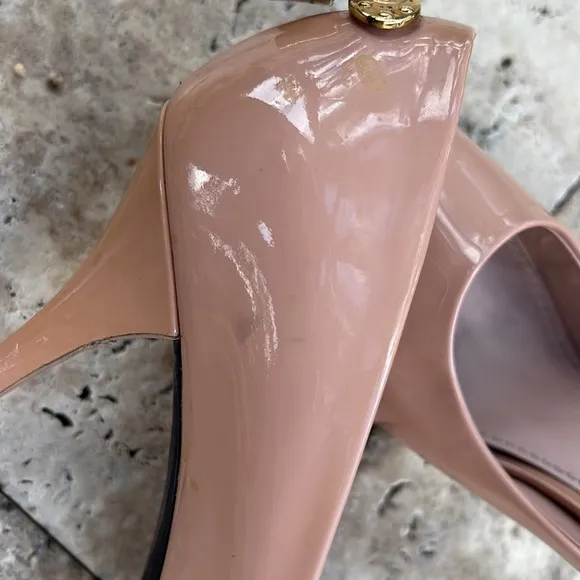 Louis Vuitton leather stilettos Heals. Oh really Gold Lock Peep Toe Size 38 1/2