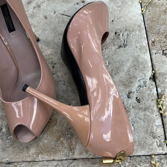 Louis Vuitton leather stilettos Heals. Oh really Gold Lock Peep Toe Size 38 1/2