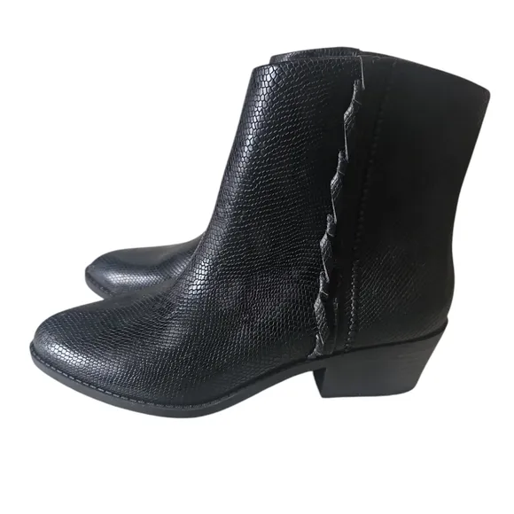 LUCK BRAND WOMEN FAKELLE Pointy Toe  Sneak Skin Print Black Ankle Boots Size 6M