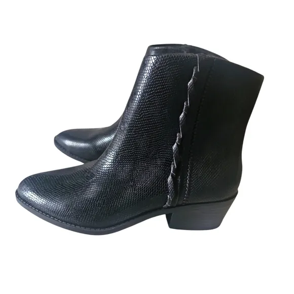 LUCK BRAND WOMEN FAKELLE Pointy Toe  Sneak Skin Print Black Ankle Boots Size 6M