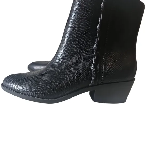 LUCK BRAND WOMEN FAKELLE Pointy Toe  Sneak Skin Print Black Ankle Boots Size 6M