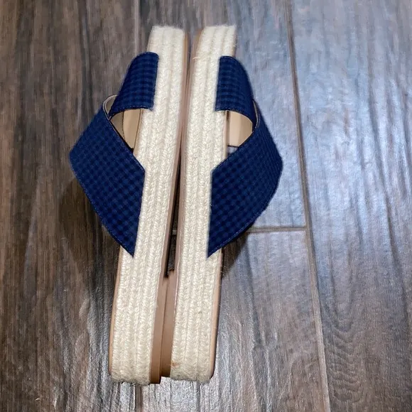 Lucky Brand blue and black patterned espadrille sandals