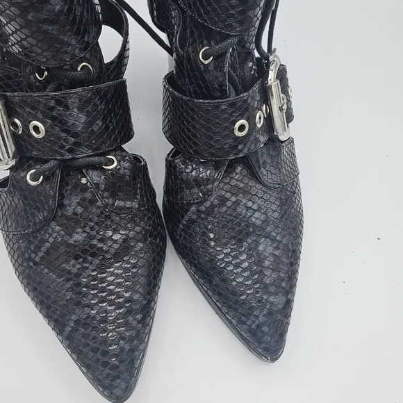Mackin J Shoes Black Snake Lace Up and Buckle Ankle bootie size 7.5