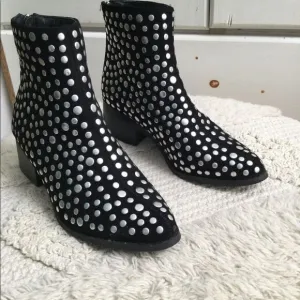 Mackin J 6.5 black studded boots, Western, Vampire