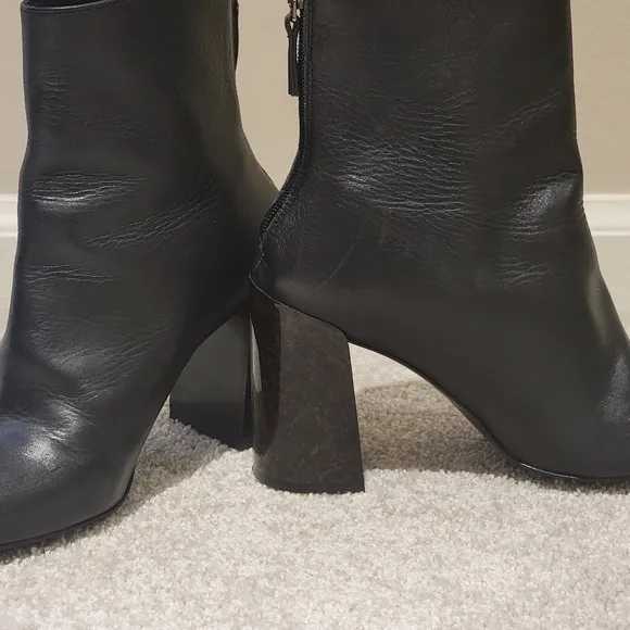 🔥Made in Spain 🇪🇸 Pure Navy booties size 37.
