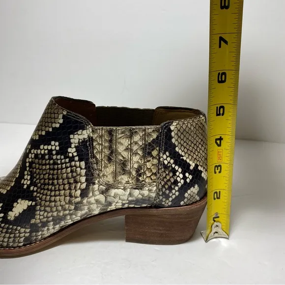 Madewell Low Chelsea Booties In Snake Embossed Leather Tan, Beige, Black Size 8