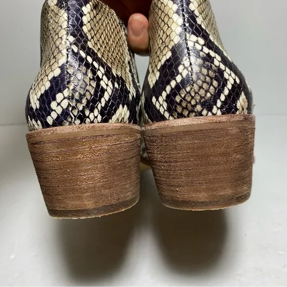 Madewell Low Chelsea Booties In Snake Embossed Leather Tan, Beige, Black Size 8