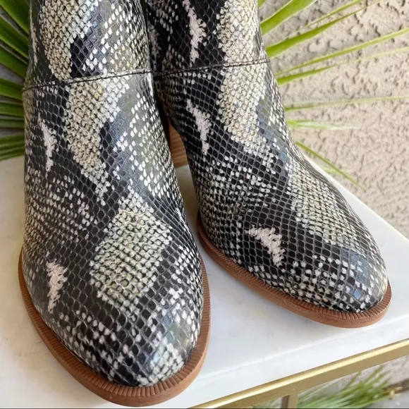 MADEWELL NWOT Taupe Brown Snake Snakeskin Leather Ankle Boots Booties Sz 7