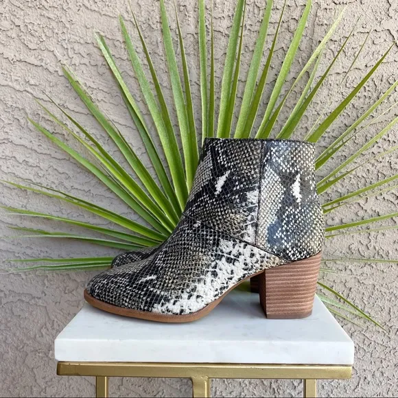 MADEWELL NWOT Taupe Brown Snake Snakeskin Leather Ankle Boots Booties Sz 7