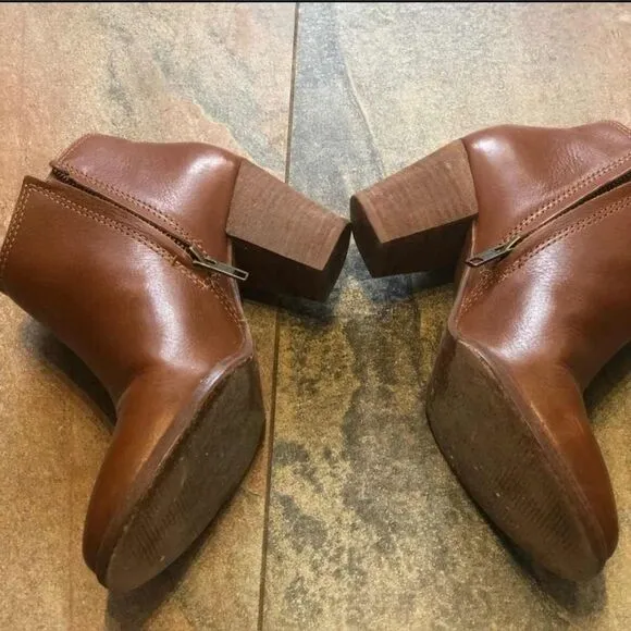 Madewell Billie boots in English Saddle brown size 5.5