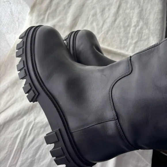 Marc Fisher LTD Malena Lug Sole Platform Boots Sz 10M