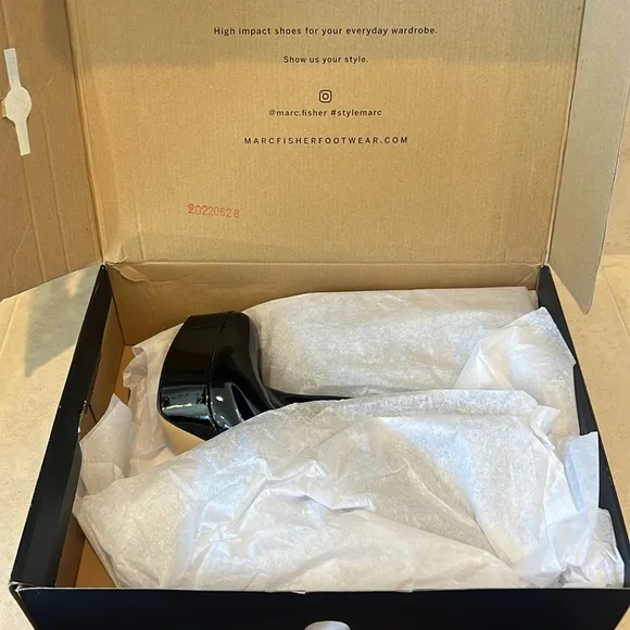 Marc Fisher Platform Leather Boots Black