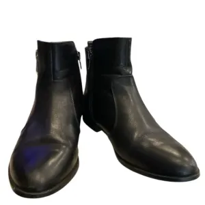 Marc Fisher womens Black Leather Ankle Boots with Zipper Casual Style Size 8.5