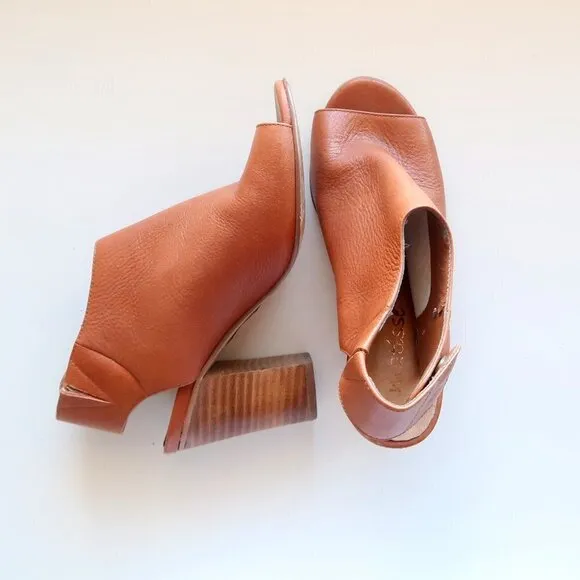Matisse Tan Leather Peep-Toe Stacked Block Heel Bootie Shoes Size 7