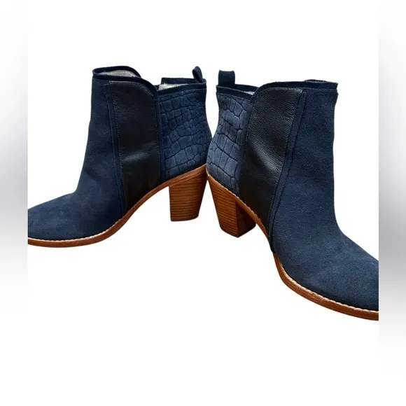 Matt‎ Bernson Holt Ankle Boots, women's size 10, leather uppers, navy blue suede