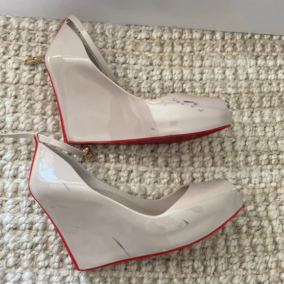MELISSA | Elegant Beige Peep-Toe Heels with red bottoms
