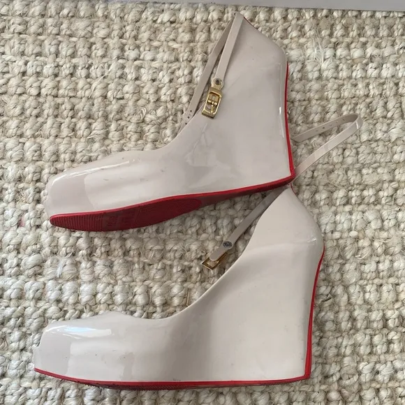MELISSA | Elegant Beige Peep-Toe Heels with red bottoms