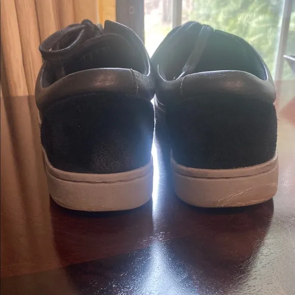 Men's Clark’s Black Leather Sneakers Size 10