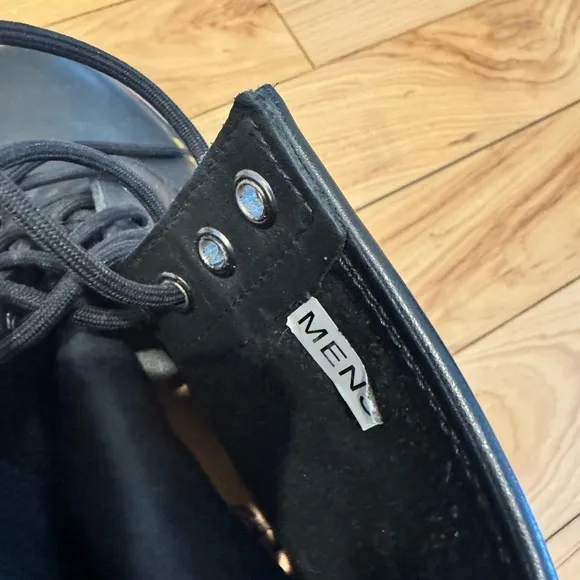 Men's Doc Marten's black boots sz 6