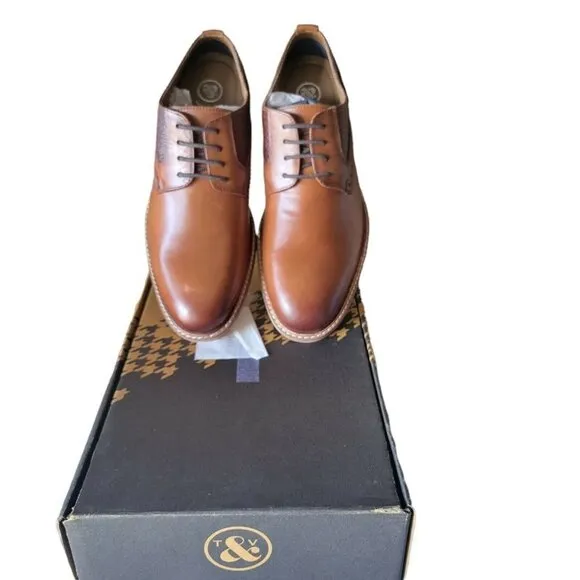 MEN'S Thomas &amp; Vines Dress Shoes. Size 8.5