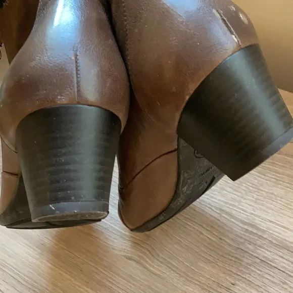 Mephisto Maddie booties size 9