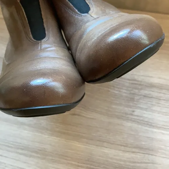 Mephisto Maddie booties size 9
