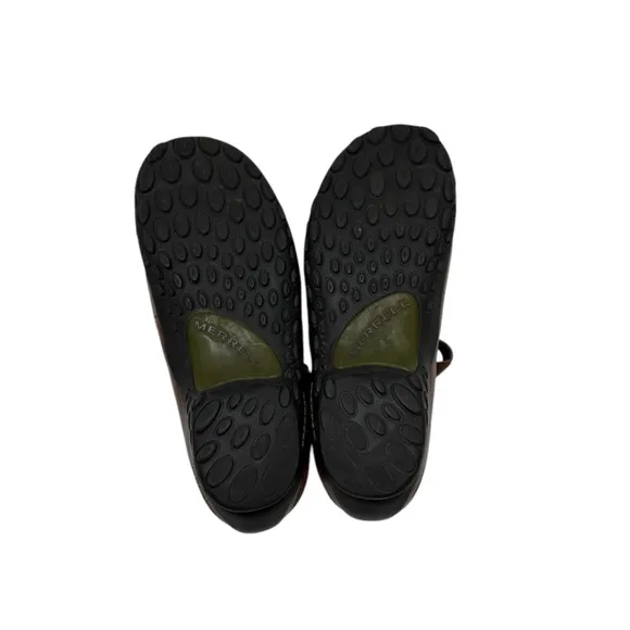 Merrell Brown and Black Casual Shoes with Classic Design Size 7.5